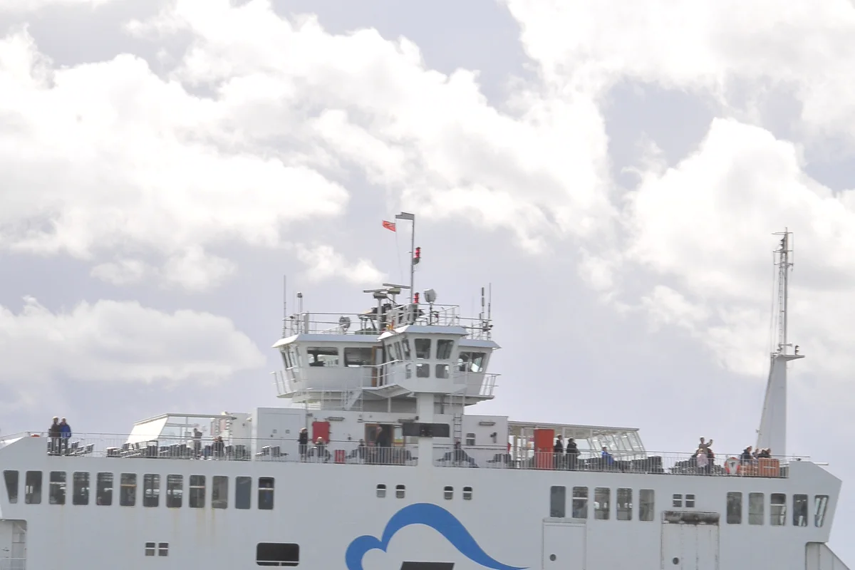 RoPax-Fähre am Hafen von Holyhead; Symbolbild für die Abfertigung nach Dublin.