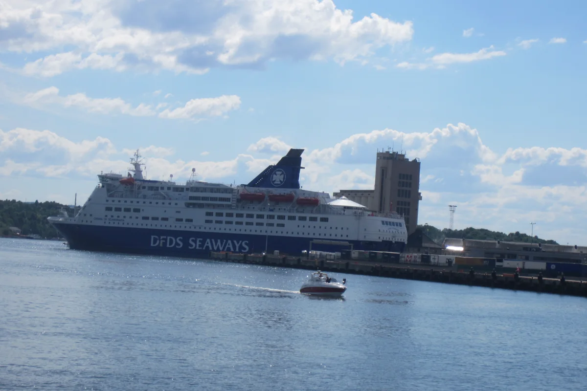 DFDS-Fähre Crown of Scandinavia im Hafen von Oslo
