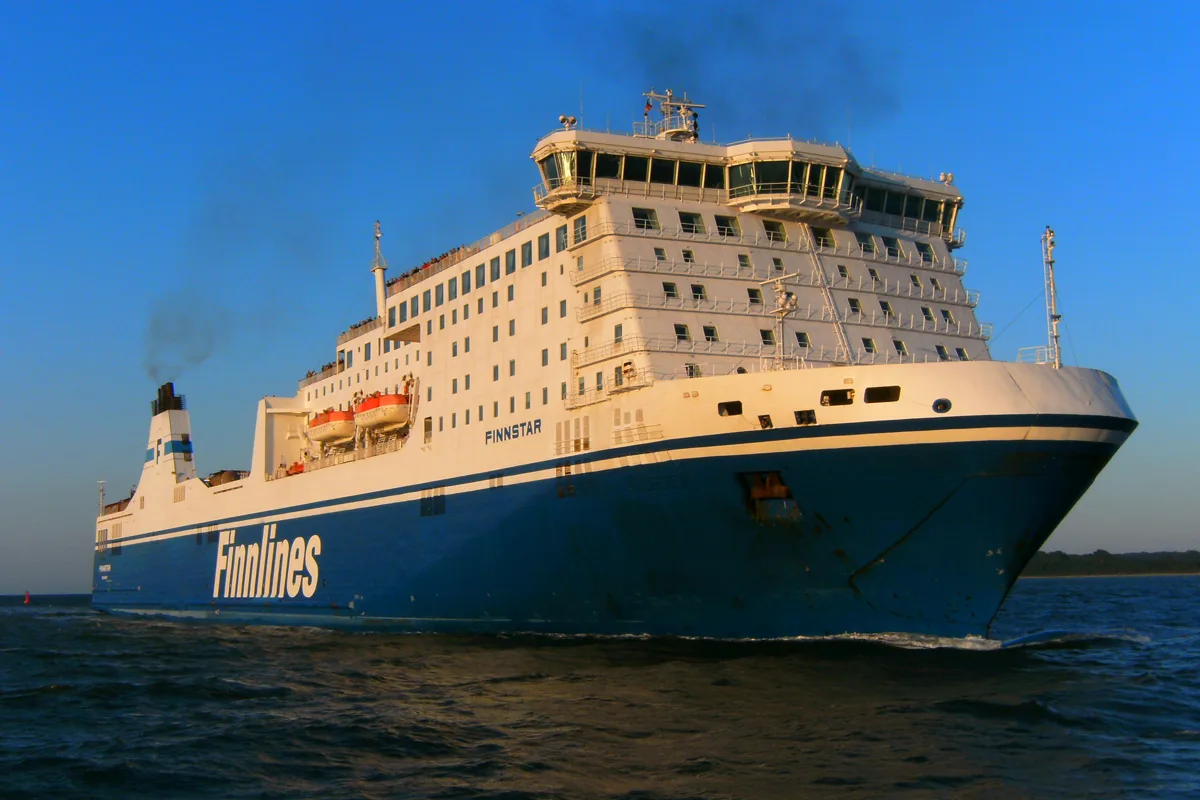 Finnlines-Fähre Finnstar vor Travemünde