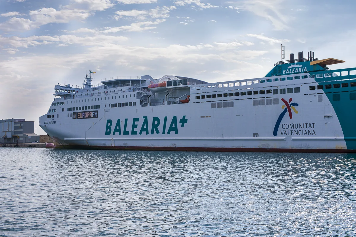 Baleària-Fähre Abel Matutes im Hafen von Palma